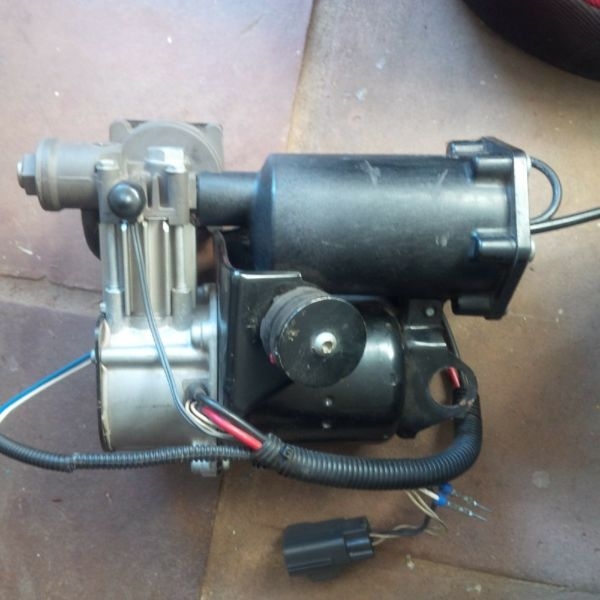 20072014 Range rover sport air suspension pump for sale R6000. Contact me on 0737104203
