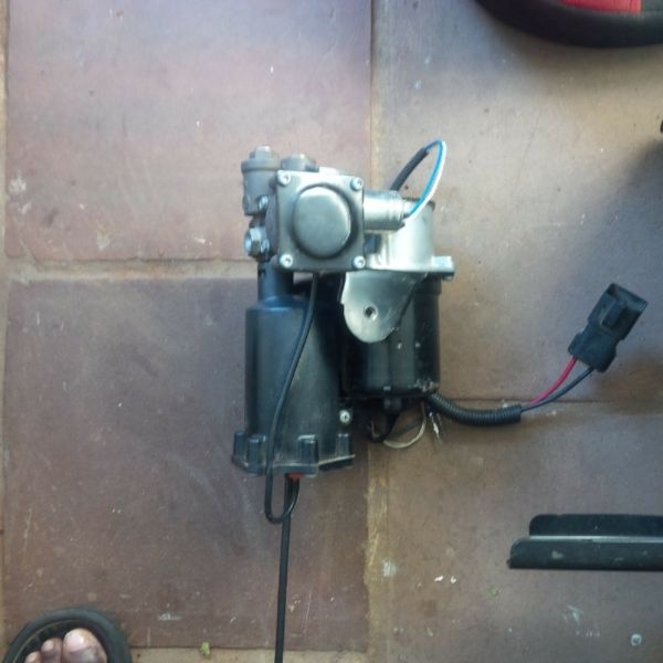 20072014 Range rover sport air suspension pump for sale R6000. Contact me on 0737104203