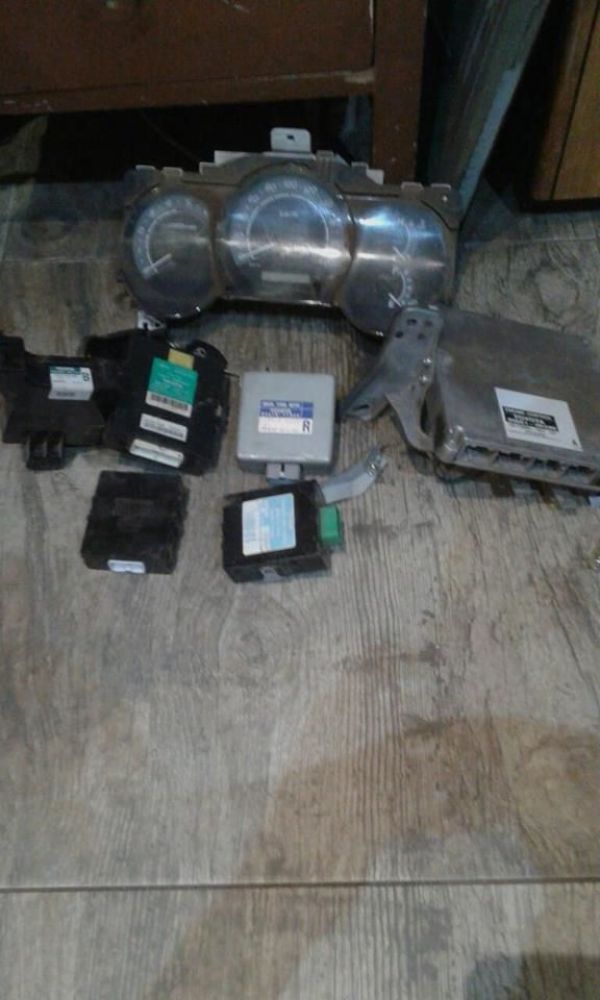 Toyota hilux 3.0 d4d ecu lockset - Toyota - Gauteng