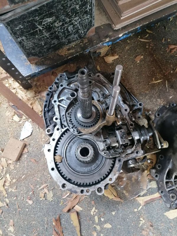 Broken Striped Gearbox Gearbox Diff CV Joints Gauteng